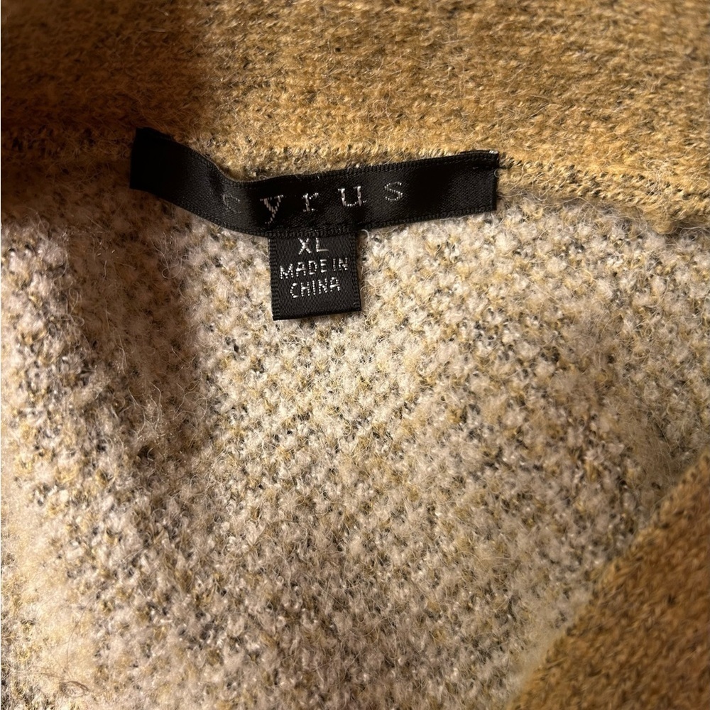 XL  V-NECK, 2-POCKET, 4-BUTTON CARDIGAN, CAMEL PLAID - Picture 3 of 3